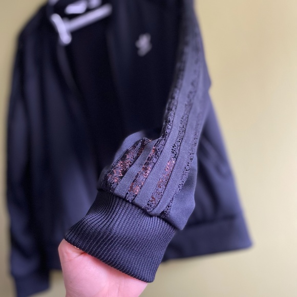 Adidas small jacket - Picture 2 of 3